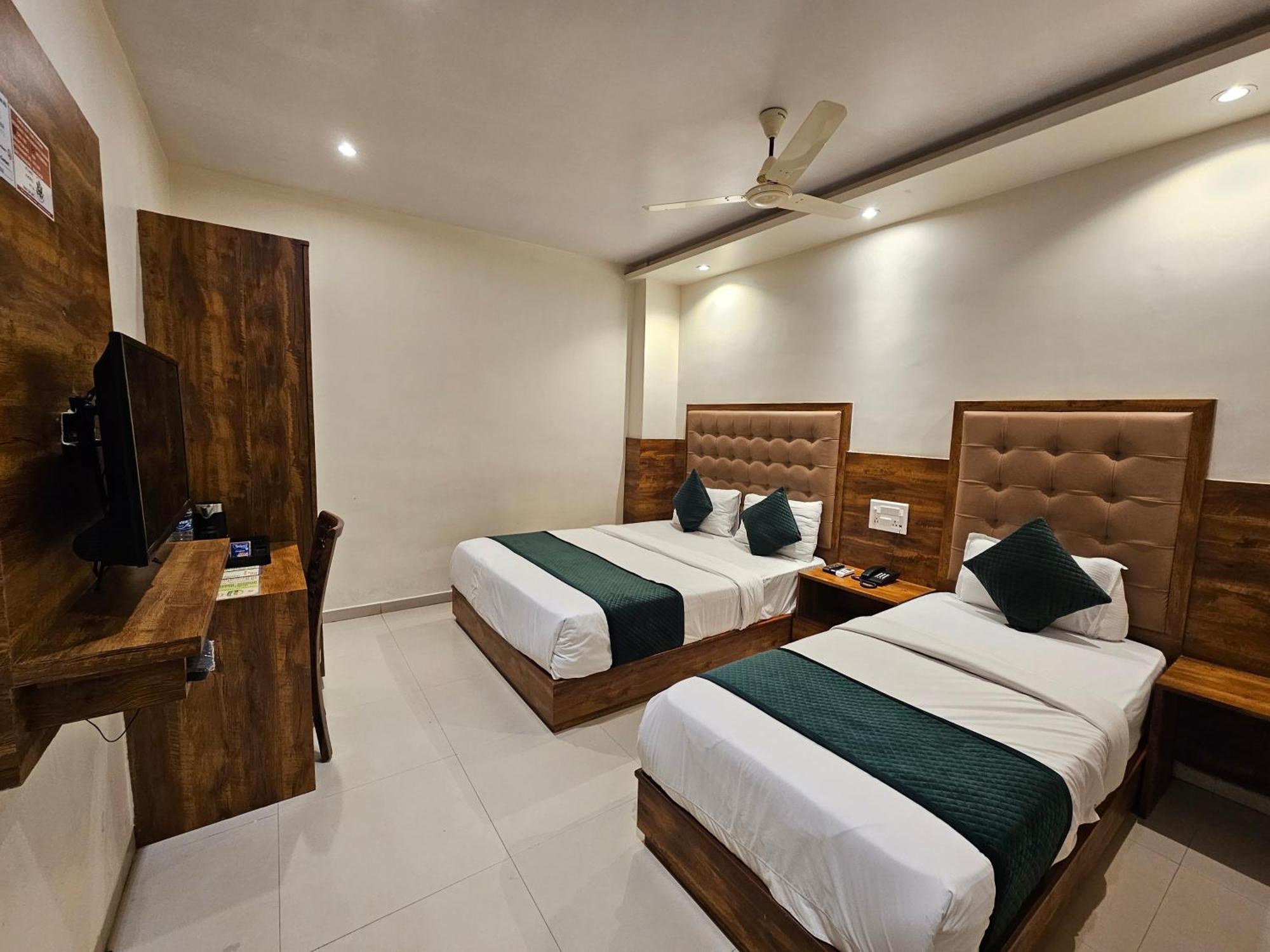 Hotel Bkc Garden - Near Us Embassy Bkc Mumbai Bombaim Exterior foto