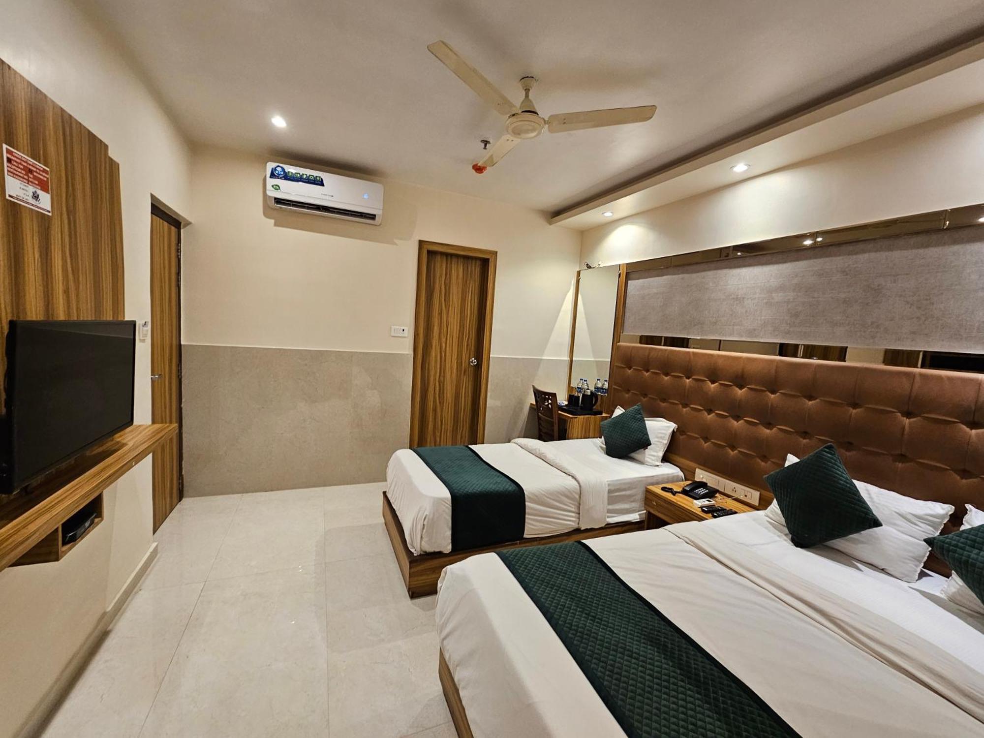 Hotel Bkc Garden - Near Us Embassy Bkc Mumbai Bombaim Exterior foto